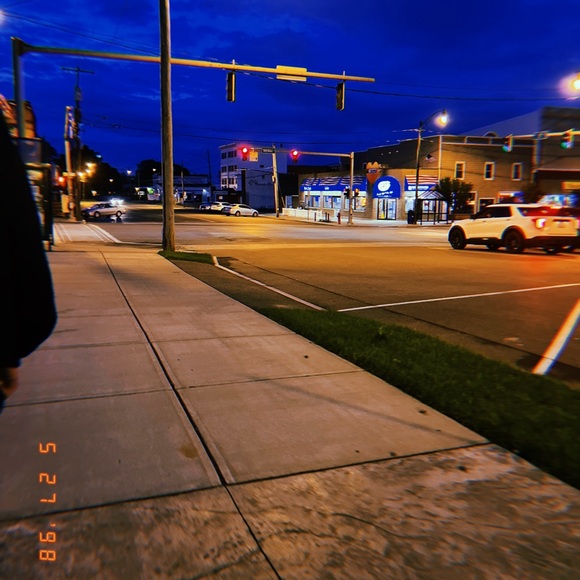 Meet your Posher, Taylor - Picture 5 of 5